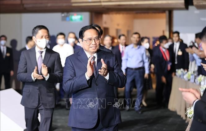 越南政府总理范明政出席第四次越南经济论坛