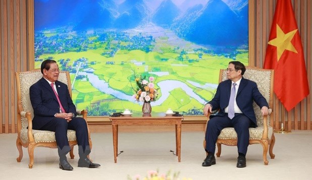 范明政会见柬埔寨王国副首相兼内政大臣韶肯