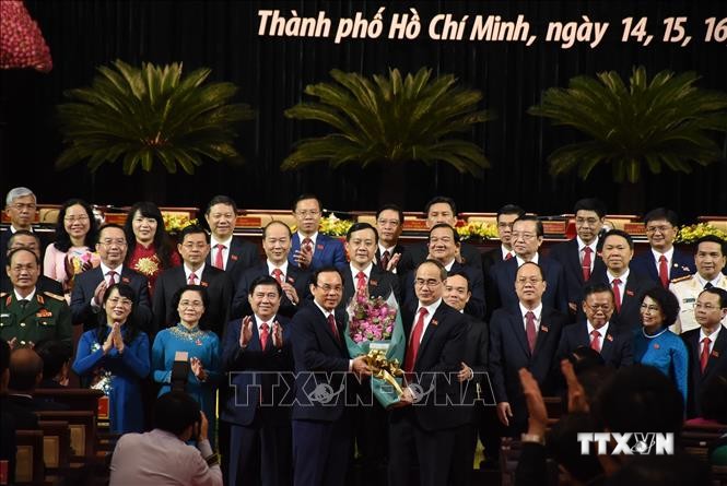 迎接党的十三大：越共胡志明市第十一次代表大会落幕