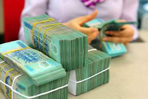 2020年越南财政收入超过1378万亿越盾  各类节庆、外出活动节约7000亿越盾