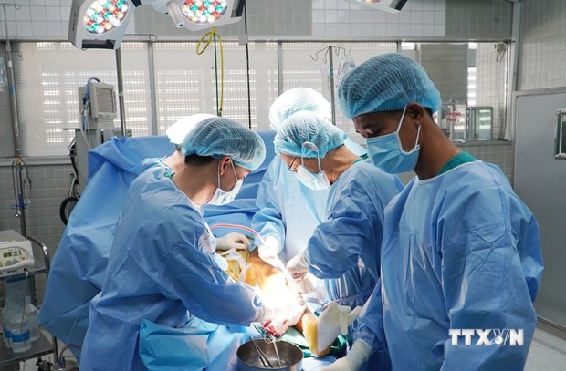 胡志明市大水镬医院成功为骨癌患者实施3D打印钛合金骨骼置换术