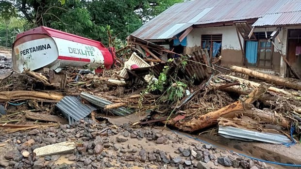 印尼和东帝汶发生山洪和山体滑坡造成70多人死亡