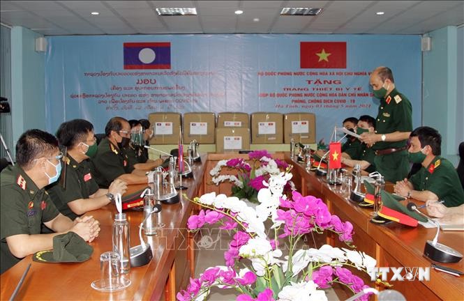 新冠肺炎疫情：老挝接收越南国防部提供的医疗物资