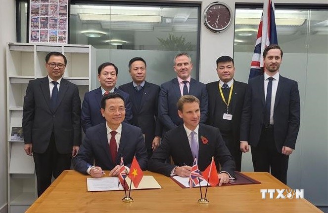 越南与英国加强数字经济和数字化转型合作