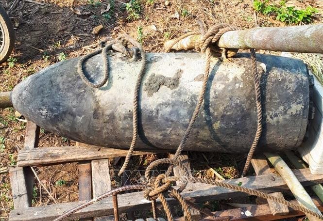 广治省：大雨过后发现两颗“巨型”炸弹