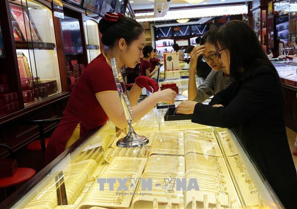 11月26日上午越南国内黄金价格上涨10万越盾