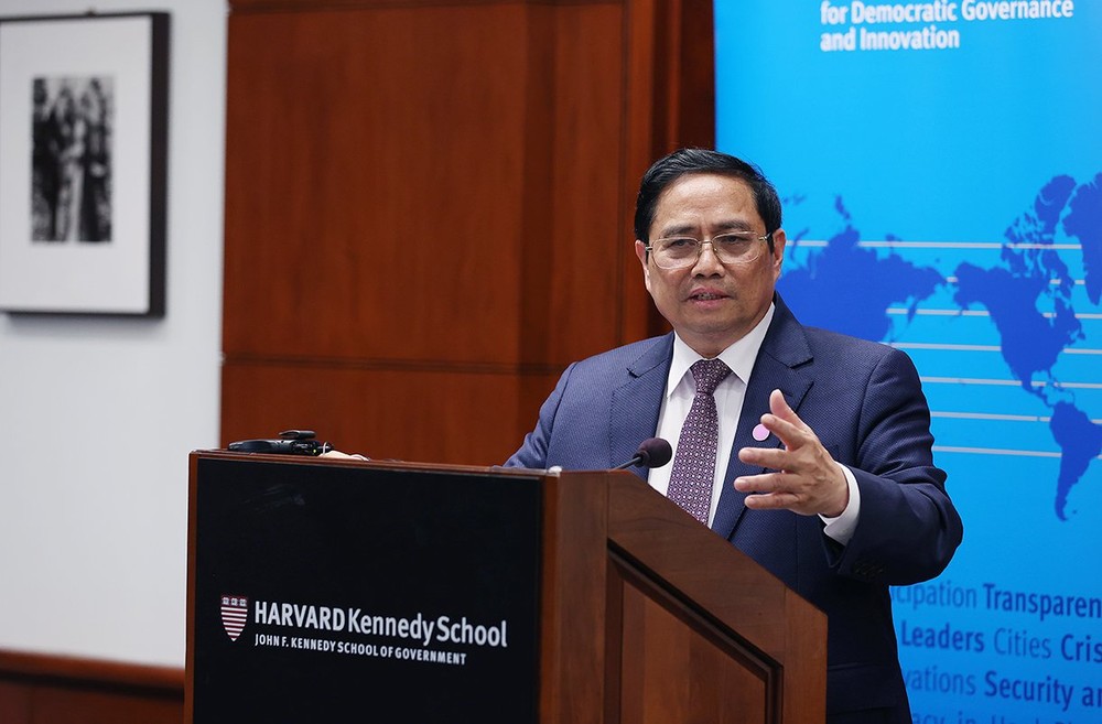 越南政府总理范明政访问美国哈佛大学  就建设独立自主的经济发表讲话