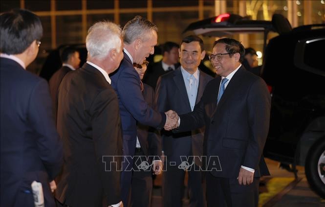 越南政府总理范明政启程前往比利时出席东盟-欧盟建立关系45周年纪念峰会并访问欧盟三国