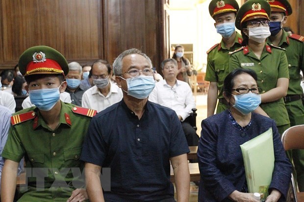 原胡志明市人民委员会副主席阮成才及其同案犯出庭受审