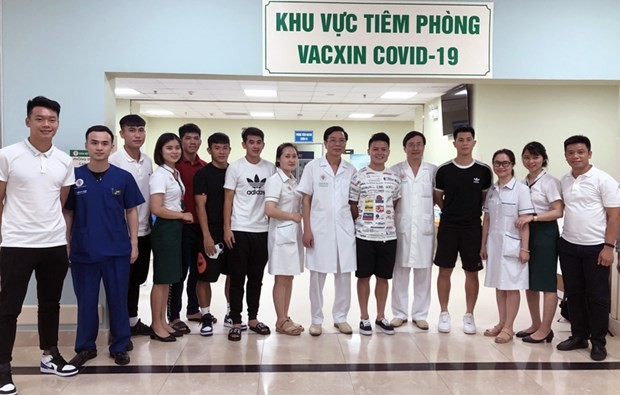 越南国家足球队完成新冠疫苗第一针接种