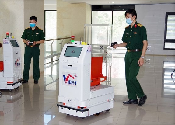越南将机器人送往北江省助力抗疫