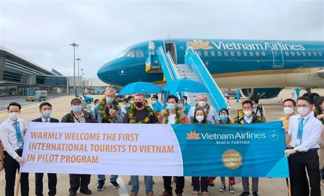 越南广南省在因新冠疫情而对外关闭两年后迎接首批外国游客