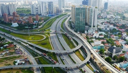 越南交通运输部长阮文体：交通基础设施发展是经济复苏的动力