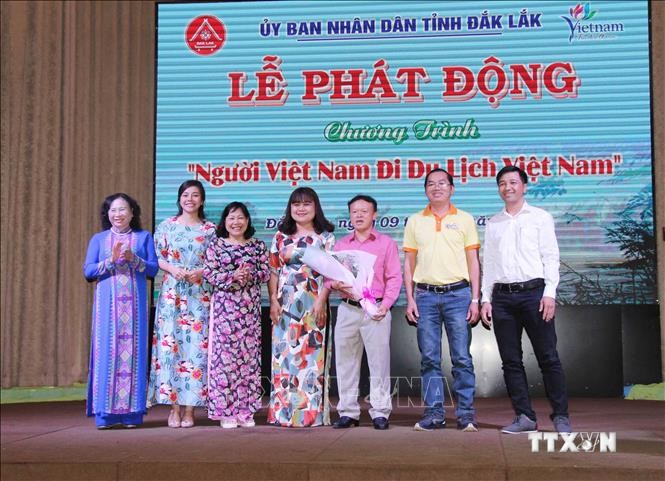 Ra mắt Ban liên minh kích cầu du lịch tỉnh Đắk Lắk. Ảnh: Hoài Thu - TTXVN