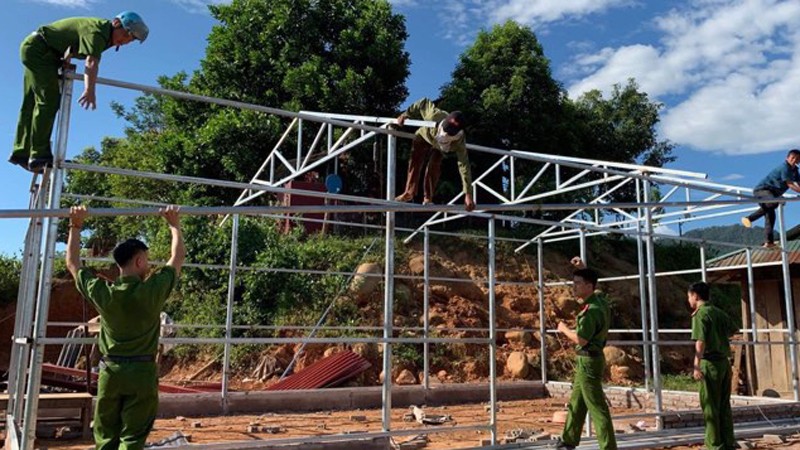 Hỗ trợ xây dựng, sửa chữa 558 nhà ở cho hộ nghèo huyện Nậm Pồ