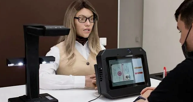 Ứng dụng nữ robot văn thư tại Nga