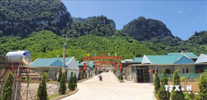 Bản Sa Ná, xã Na Mèo, huyện Quan Sơn, Thanh Hóa đạt nông thôn mới kiểu mẫu. Ảnh: Nguyễn Nam-TTXVN