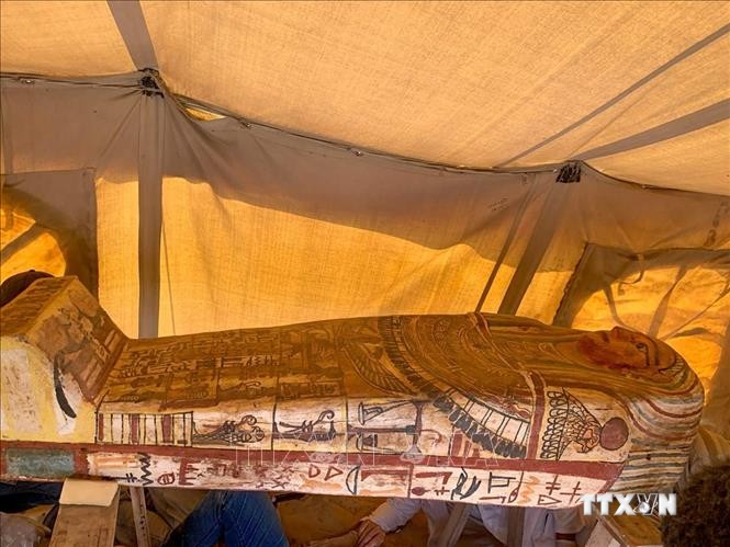 Ai Cập khai quật 14 quan tài cổ tại Saqqara