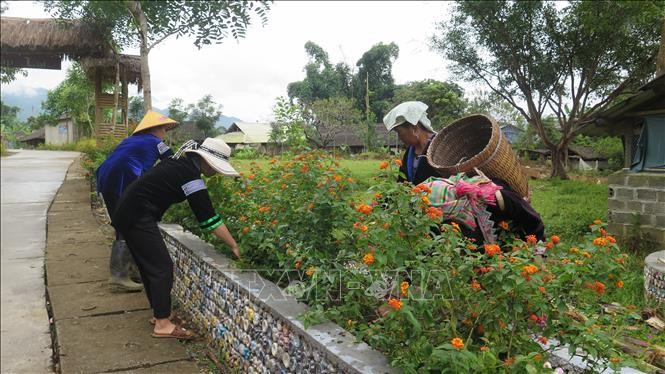 Phụ nữ Lai Châu góp sức xây dựng nông thôn mới