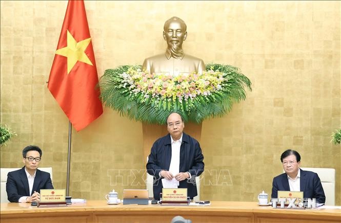 Họp Chính phủ Thường kỳ tháng 10: Thủ tướng Nguyễn Xuân Phúc yêu cầu đẩy nhanh tiến trình phục hồi kinh tế