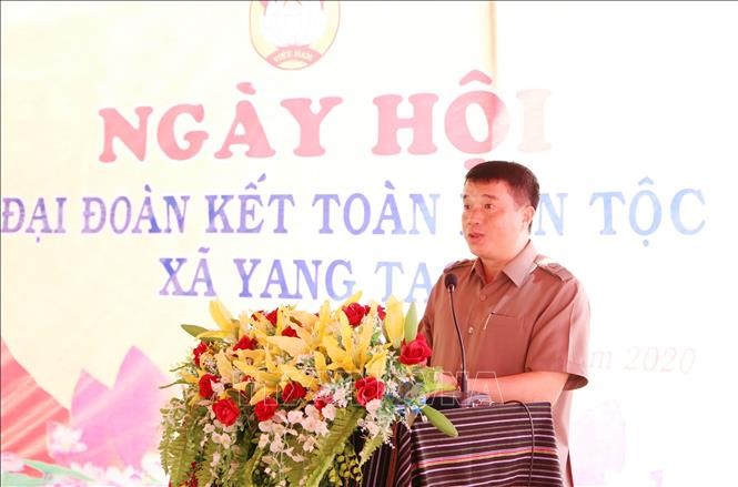 Bí thư Đảng ủy Khối doanh nghiệp Trung ương Y Thanh Hà Niê Kdăm phát biểu tại ngày hội. Ảnh: Hoài Thu – TTXVN.