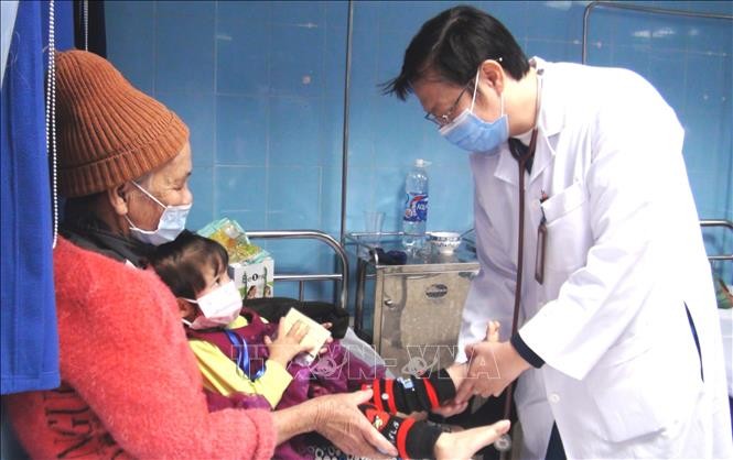Quảng Bình: Nhiều người già, trẻ nhỏ nhập viện vì trời rét kéo dài
