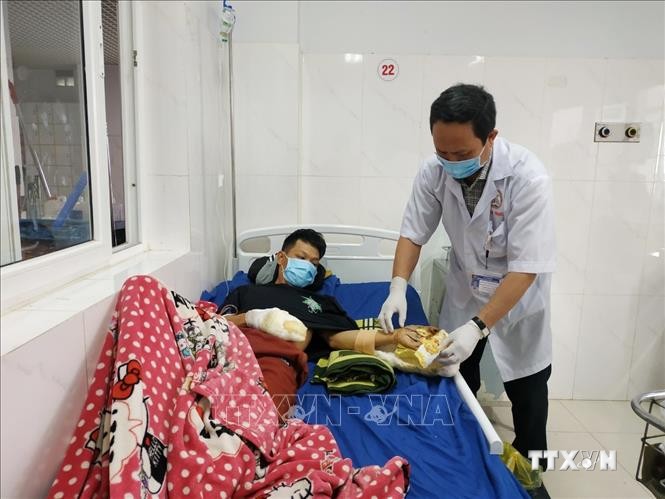 Bệnh viện Đa khoa vùng Tây Nguyên tiếp nhận nhiều trường hợp thương tích nặng do tai nạn pháo nổ