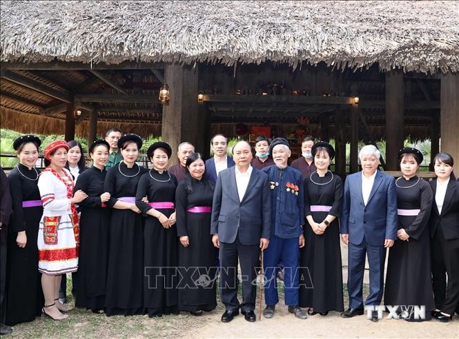 Thủ tướng Nguyễn Xuân Phúc thăm Khu Di tích lịch sử Tân Trào, huyện Sơn Dương. Ảnh: Thống Nhất – TTXVN