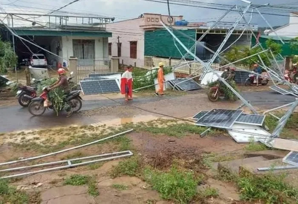 Mưa lớn kèm gió lốc gây thiệt hại tại Đắk Nông