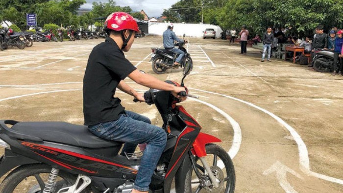Ninh Thuận cấp bằng lái xe mô tô hạng A1 cho đồng bào dân tộc thiểu số không biết đọc tiếng Việt