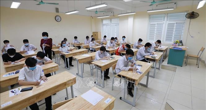 Hà Nội công bố điểm chuẩn vào lớp 10 chuyên năm học 2021-2022