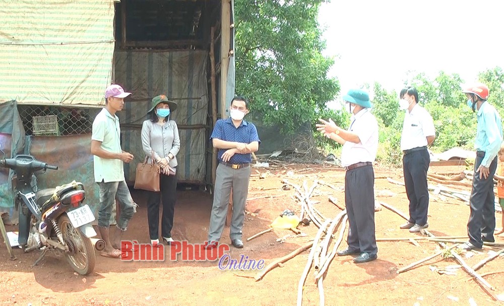 Bình Phước khắc phục hậu do quả lốc xoáy gây ra ở huyện biên giới Lộc Ninh