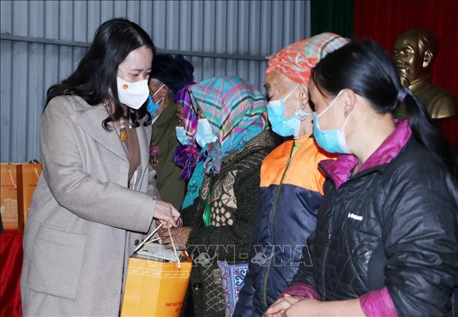 Phó Chủ tịch nước Võ Thị Ánh Xuân thăm và tặng quà tại huyện Phong Thổ, Lai Châu