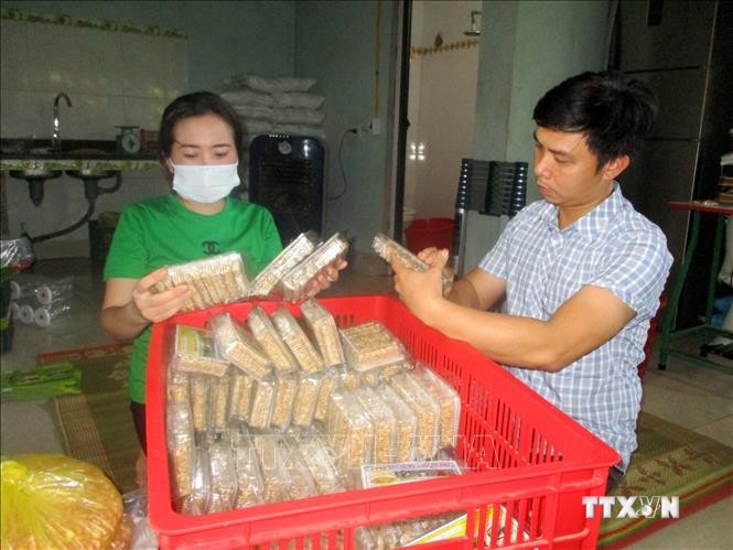 Tăng thu nhập từ sản phẩm truyền thống chè lam Phủ Quảng