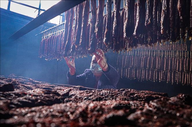 Tất bật đặc sản thịt sấy vào vụ Tết ở vùng cao Lai Châu