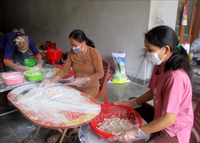 Làng nghề truyền thống kẹo nhãn Lang Chánh tăng sản xuất cho Tết