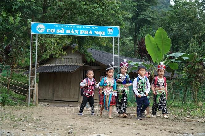 Chăm sóc sức khỏe học đường – vì một Việt Nam khỏe mạnh