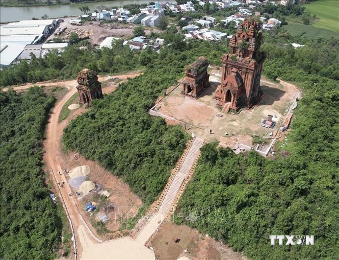 Dự án xây dựng, tu bổ, tôn tạo di tích tại tháp Bánh Ít: Cần gìn giữ vẻ đẹp hoang sơ của Tháp Chăm