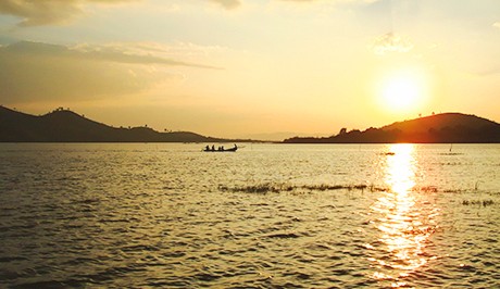 Chiều trên đập Mùa Xuân. Nguồn: baokontum.com.vn
