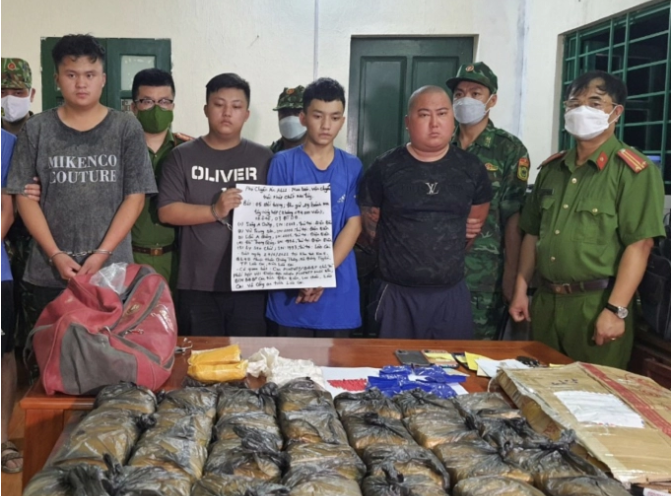 Lào Cai bắt giữ bốn đối tượng vận chuyển hơn 170.000 viên ma túy tổng hợp