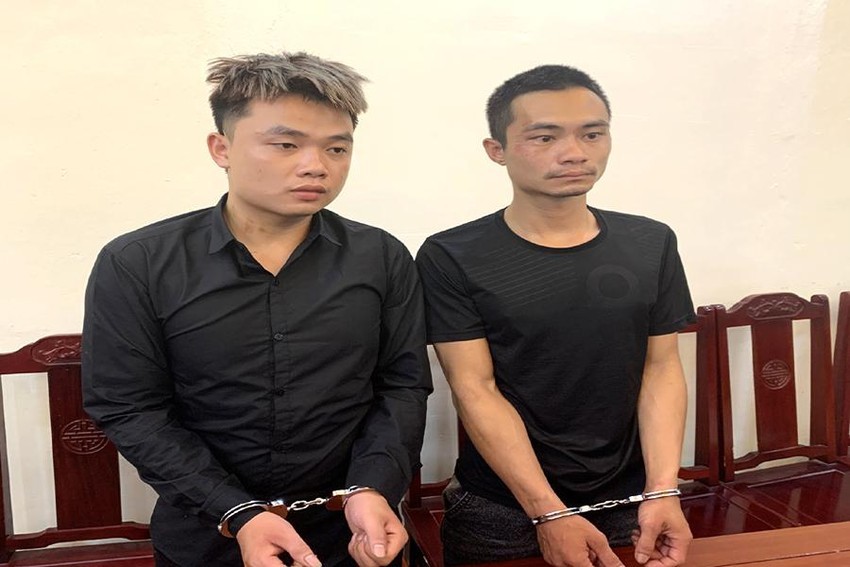 Ngân Văn Hiếu (phải) và Ngân Văn Phong bị cơ quan công an bắt giữ. Ảnh: plo.vn