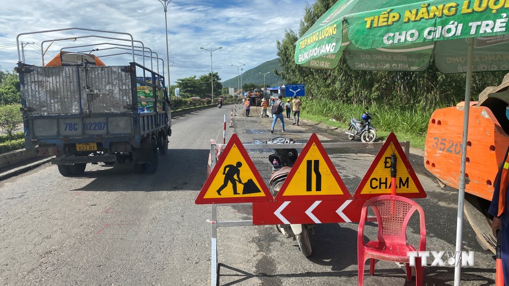 Quốc lộ 1 đoạn qua tỉnh Phú Yên hư hỏng nặng, tiềm ẩn nguy cơ tai nạn giao thông