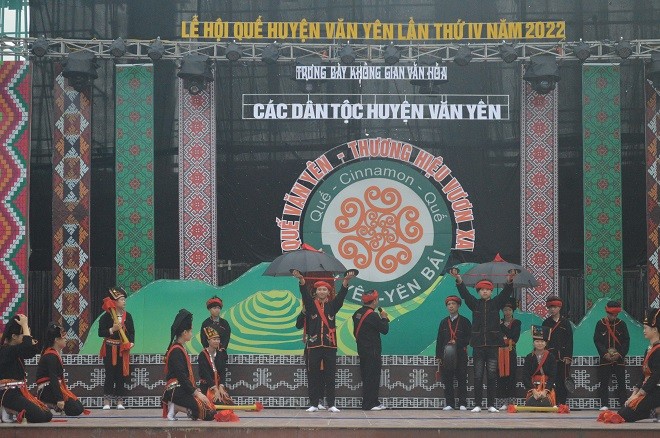 Tái hiện Lễ cấp sắc 12 đèn của người Dao đỏ Văn Yên. Ảnh: yenbai.gov.vn