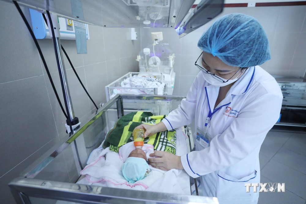 Thời tiết giao mùa, số bệnh nhi nhập viện tăng cao ở Lạng Sơn