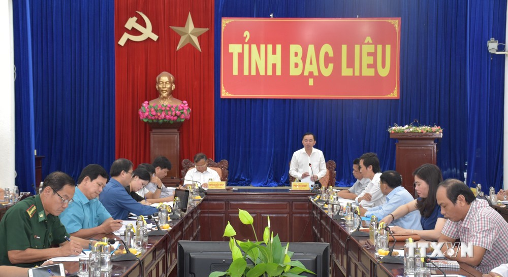 Phó Chủ tịch UBND tỉnh Bạc Liêu Phan Thanh Duy phát biểu tại buổi làm việc. Ảnh: Tuấn Kiệt – TTXVN