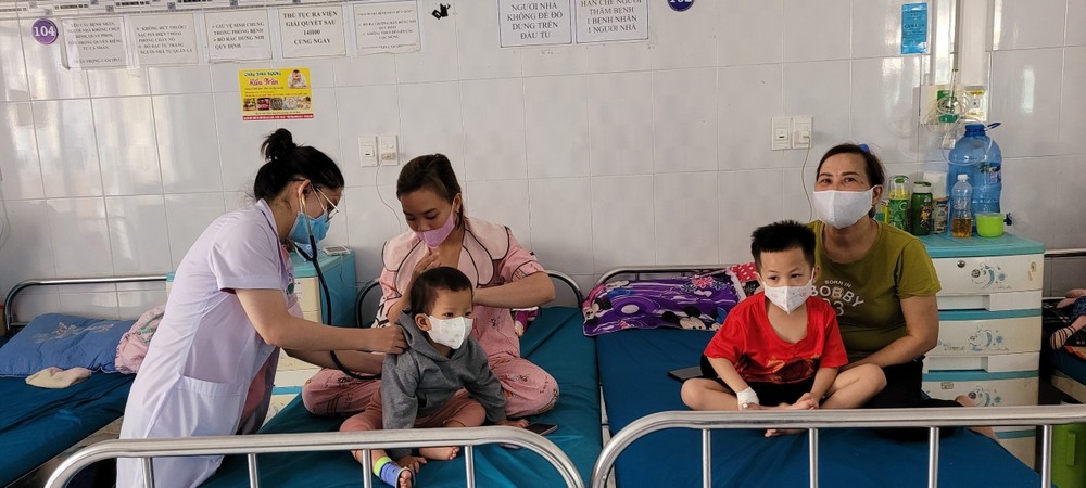 Gia Lai: Trẻ em nhập viện tăng đột biến do thời tiết thất thường