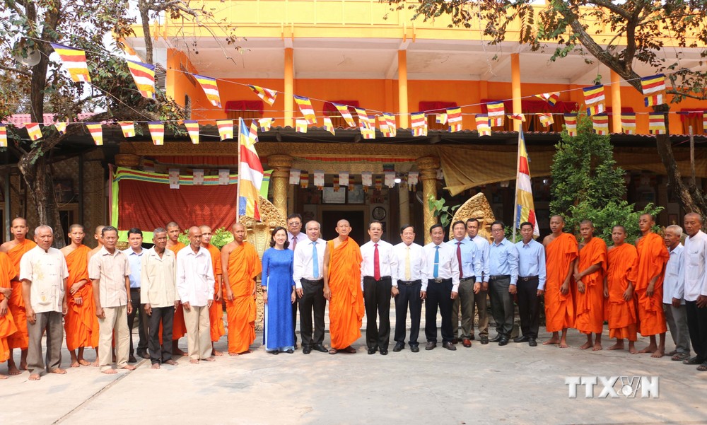 Bí thư Tỉnh ủy An Giang chúc mừng đồng bào Khmer nhân Tết cổ truyền Chôl Chnăm Thmây