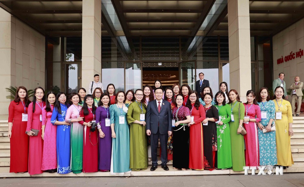 Chủ tịch Quốc hội Vương Đình Huệ: Nhà báo nữ Việt Nam luôn giữ “Tâm sáng, lòng trong, bút sắc”, là “những bông lau bằng thép"