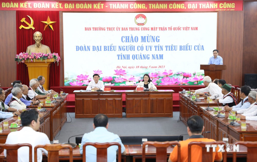 Phát huy vai trò của người có uy tín trong đồng bào dân tộc thiểu số tỉnh Quảng Nam