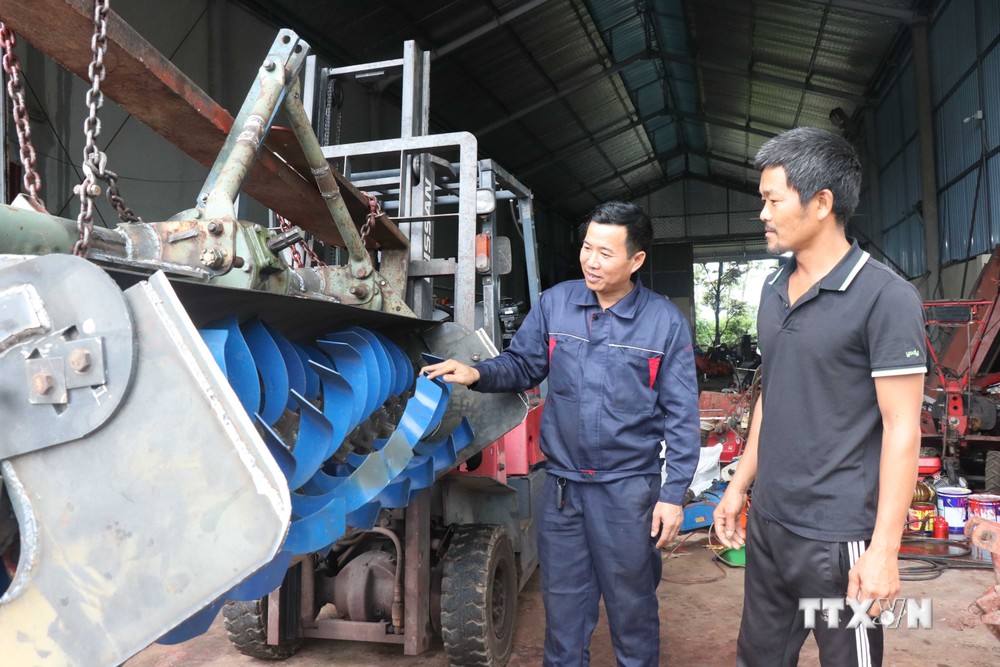 Phùng Văn Nam - Người nông dân đam mê sáng chế máy móc phục vụ nông nghiệp
